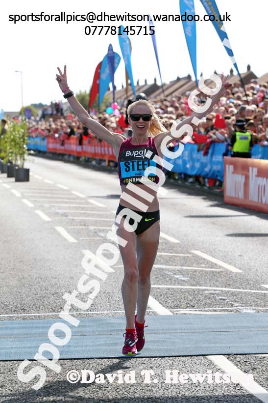 Gemma Steel 2nd in the womens 2014 BUPA Great North Run. Photo: David T. Hewitson/Sports for All Pics